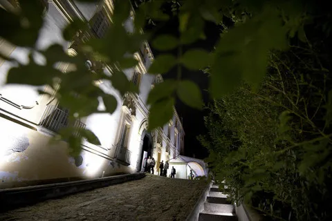 Illuminazione Suggestiva del Mediceo e dei Giardini Storici - Miniatura 11